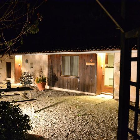 Le Moulin De Lusseau Bed & Breakfast Chef-Boutonne Room photo