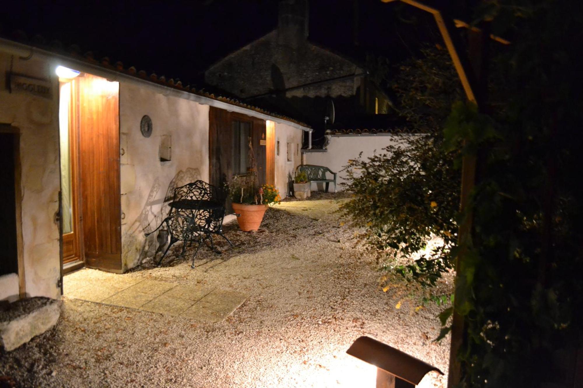 Le Moulin De Lusseau Bed & Breakfast Chef-Boutonne Room photo