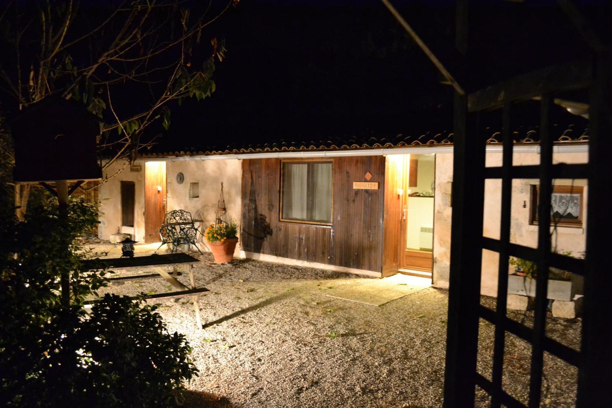 Le Moulin De Lusseau Bed & Breakfast Chef-Boutonne Room photo