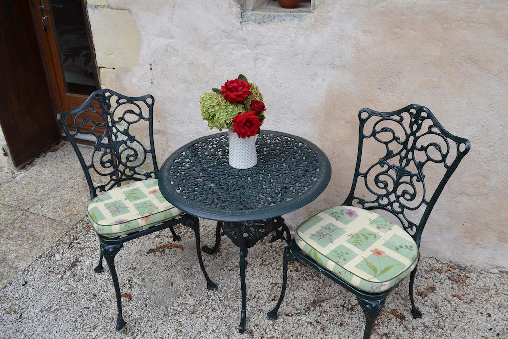 Le Moulin De Lusseau Bed & Breakfast Chef-Boutonne Room photo